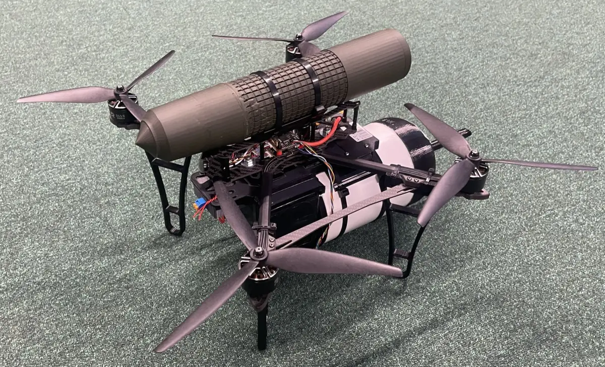FPV-дрон з оптоволоконним зв'язком