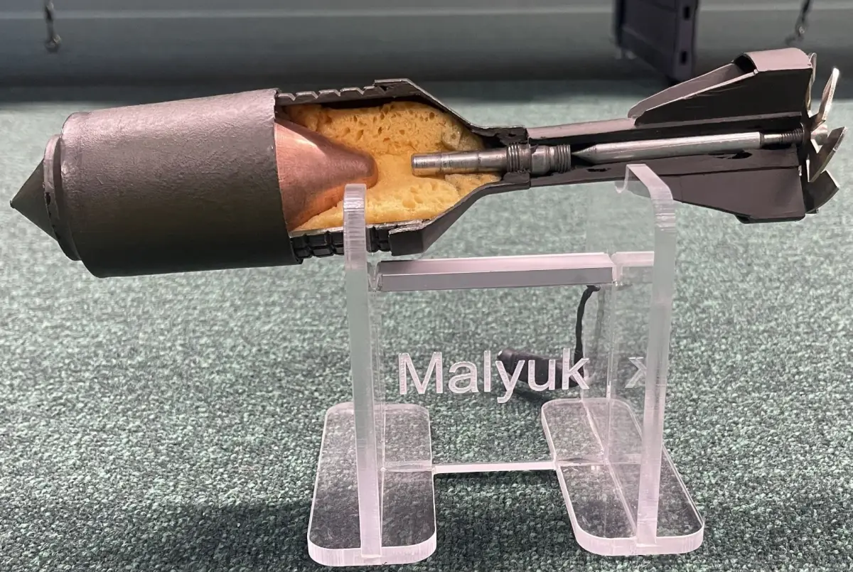 Компактний бойовий FPV-дрон Малюк